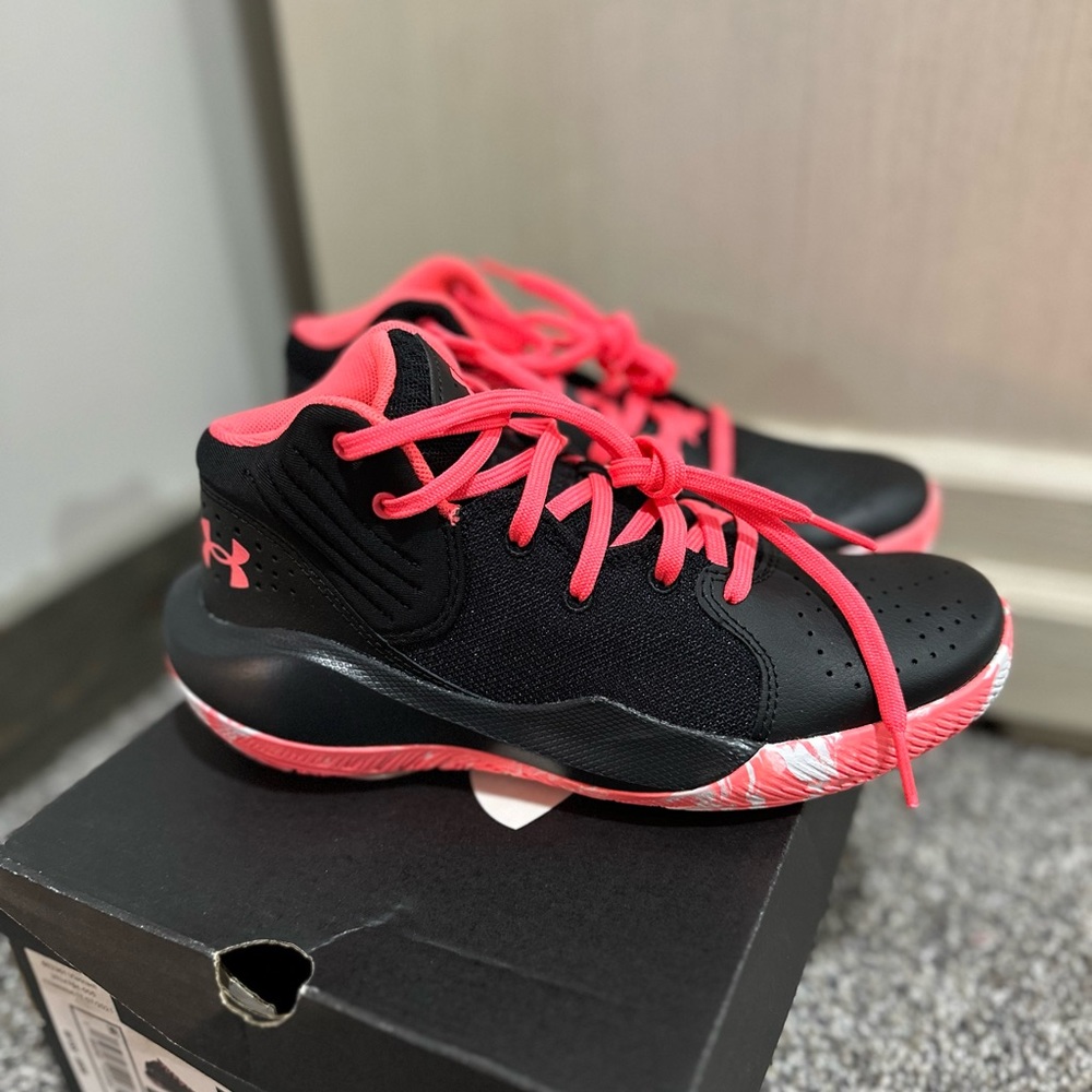 Under Armour Girls Basketball Shoes